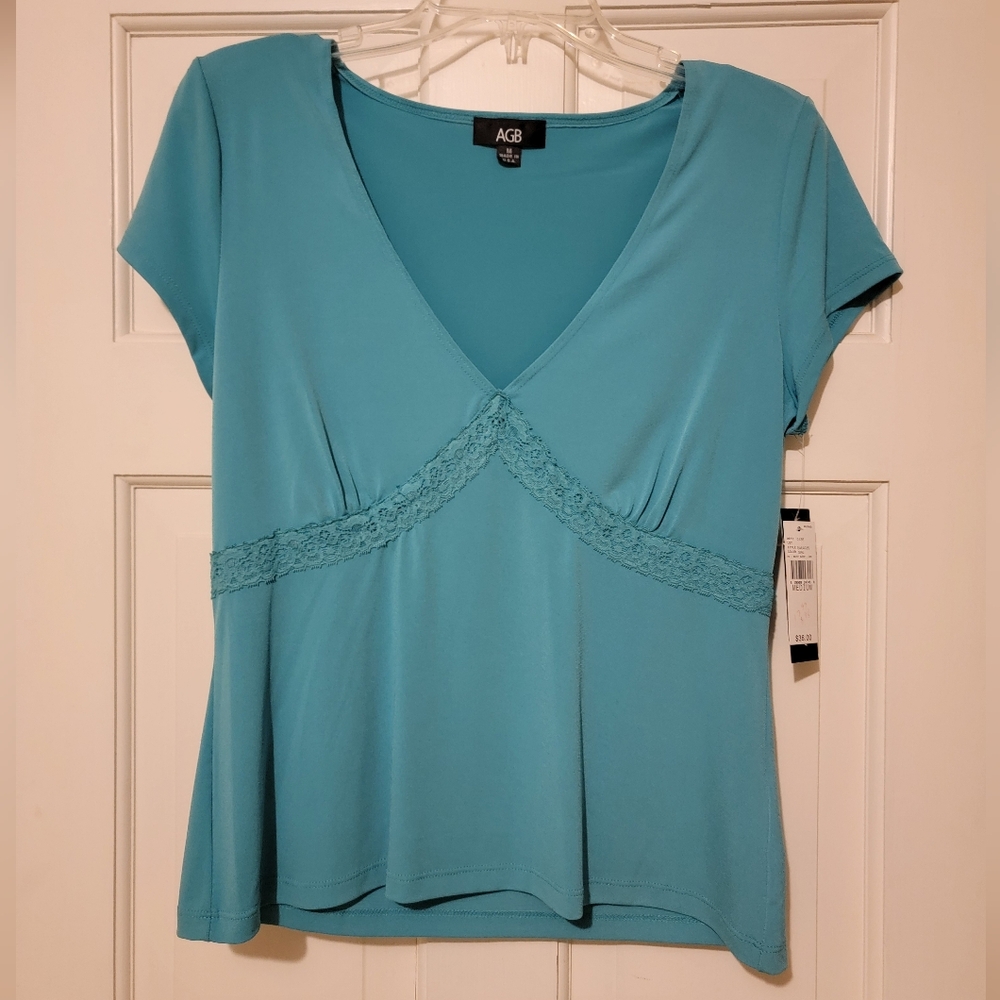 AGB Women's Teal V-Neck Top with Lace Detail Size Medium NWT - Picture 1 of 5